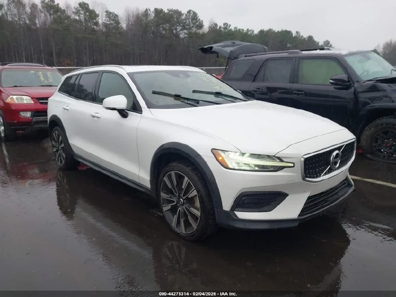 2020 VOLVO V60 CROSS COUNTRY T5
