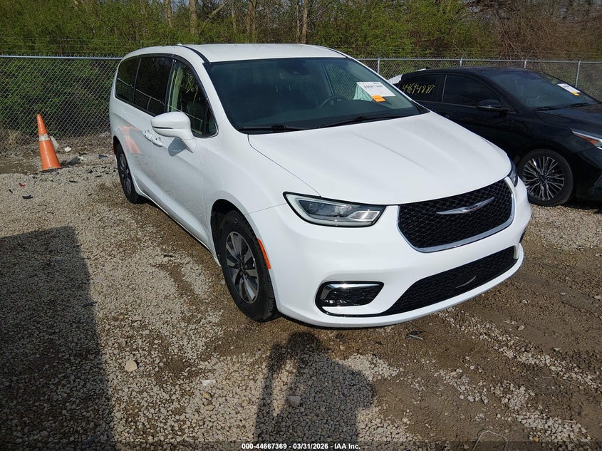 2022 CHRYSLER PACIFICA HYBRID TOURING L