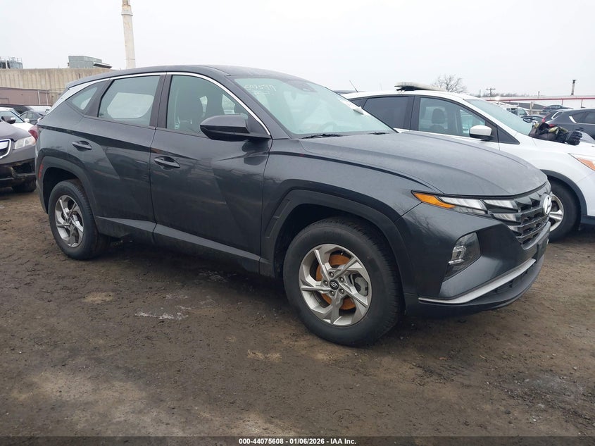 2022 HYUNDAI TUCSON SE