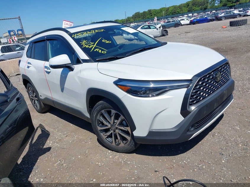 2023 TOYOTA COROLLA CROSS XLE