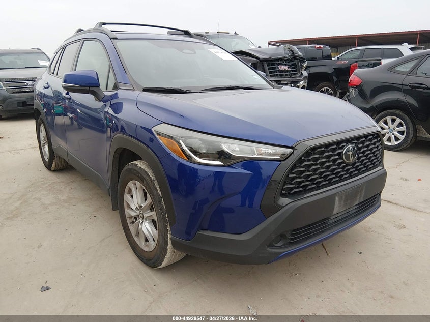 2024 TOYOTA COROLLA CROSS LE