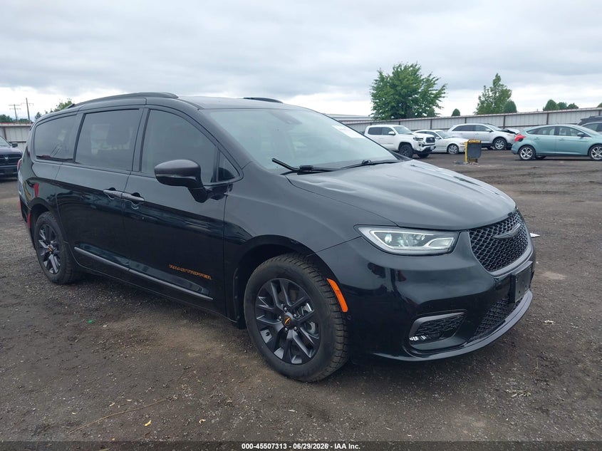 2024 CHRYSLER PACIFICA HYBRID ROAD TRIPPER