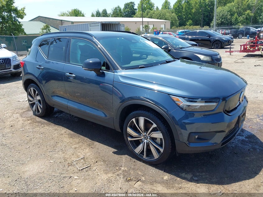 2022 VOLVO XC40 RECHARGE PURE ELECTRIC P8 TWIN PLUS