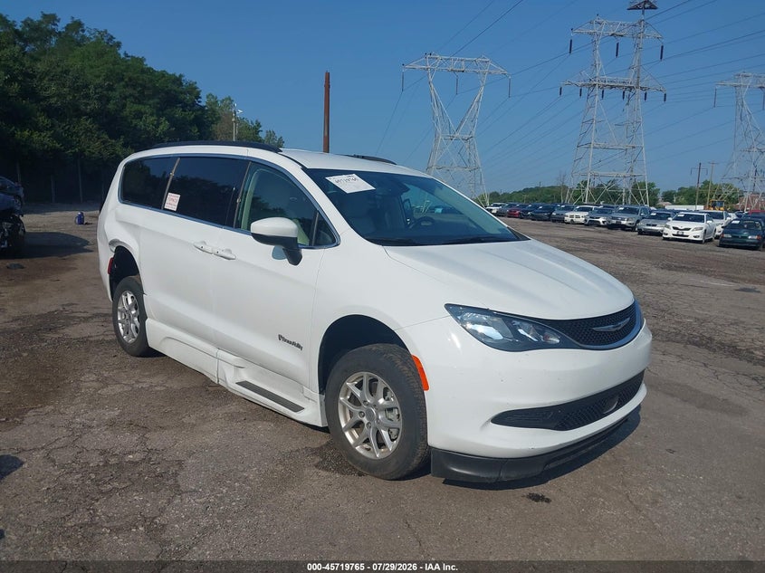 2021 CHRYSLER VOYAGER LXI